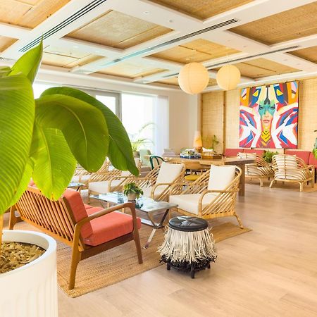 The Standard, Huruvalhi Maldives (Adults Only) Meedhoo  Exterior photo The interior of the hotel