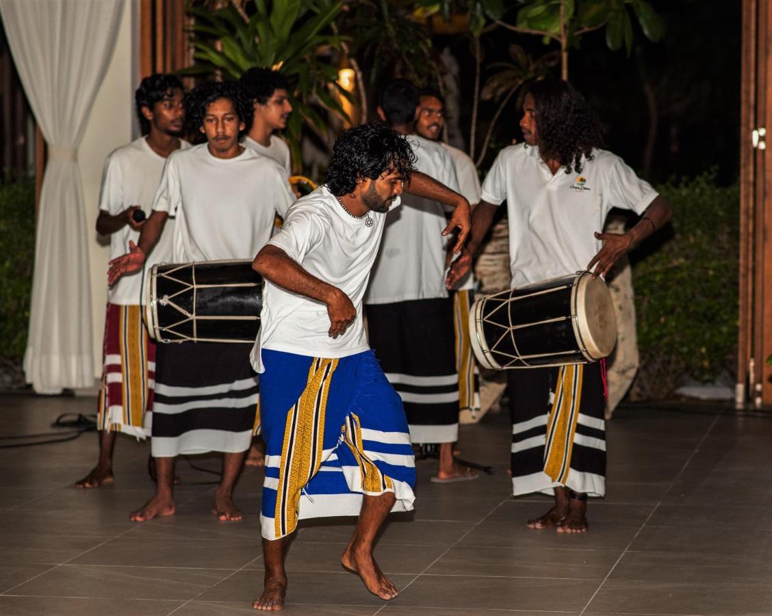 The Standard, Huruvalhi Maldives (Adults Only) Meedhoo  Exterior photo Traditional Maldivian dance