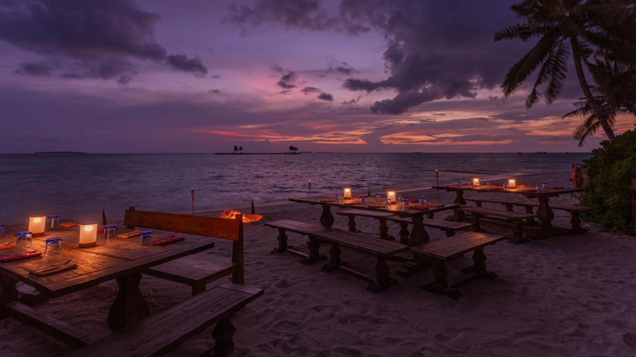 The Standard, Huruvalhi Maldives (Adults Only) Meedhoo  Exterior photo Sunset at a beach bar in Pattaya